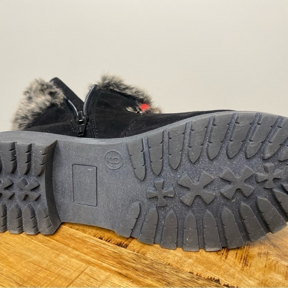 Faux Fur and suede Lug Sole Ankle Chelsea Work boot Size 9 - Picture 6 of 9